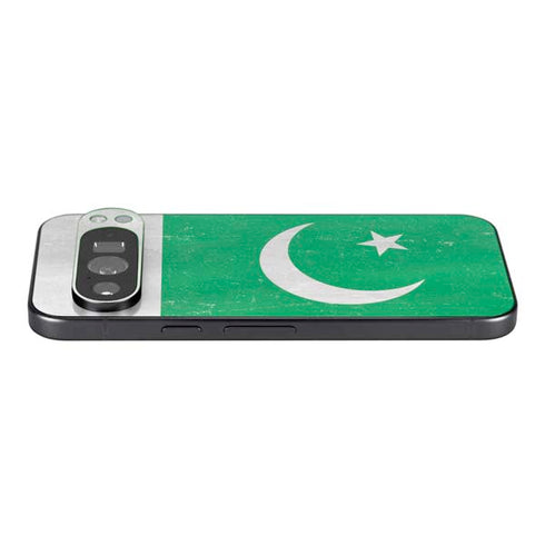 Pakistan Flag Distressed Pixel 9 Pro XL Skin